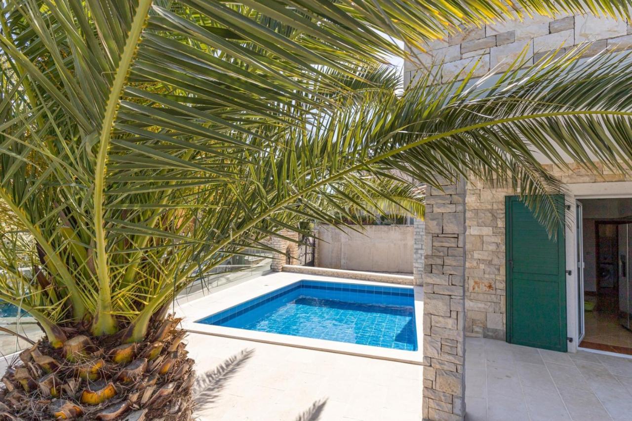 Villa Milena With Pool And Sea View Crveni Vrh Esterno foto