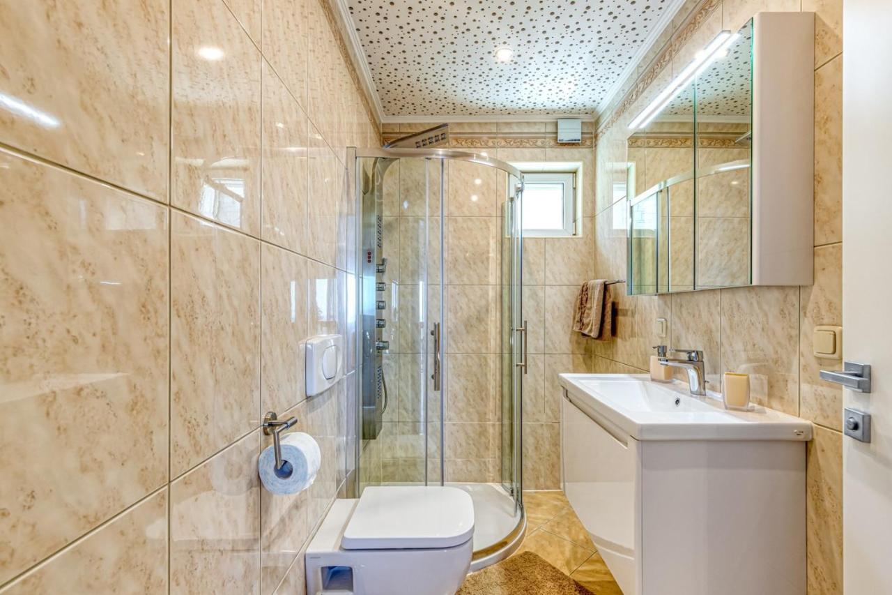 Villa Milena With Pool And Sea View Crveni Vrh Esterno foto