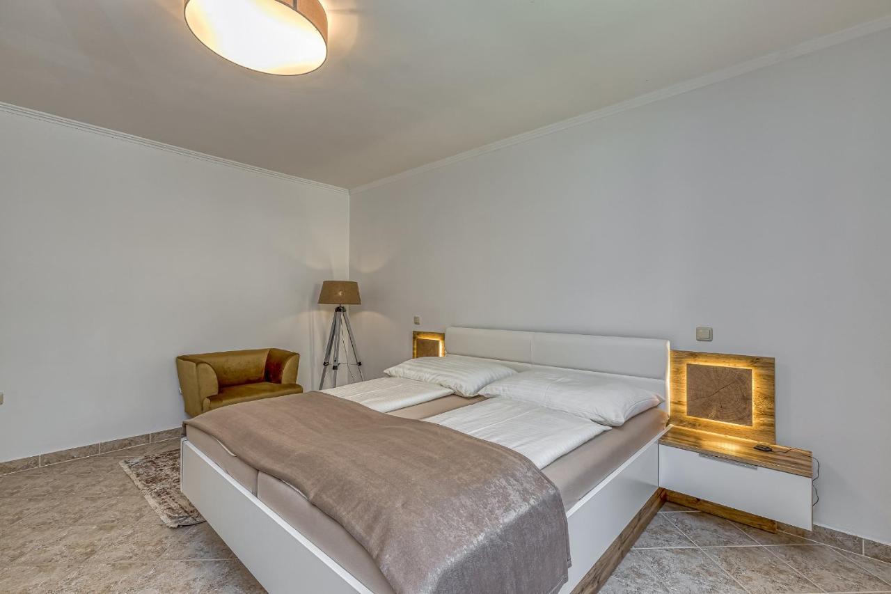 Villa Milena With Pool And Sea View Crveni Vrh Esterno foto