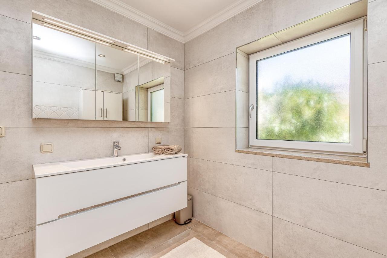 Villa Milena With Pool And Sea View Crveni Vrh Esterno foto